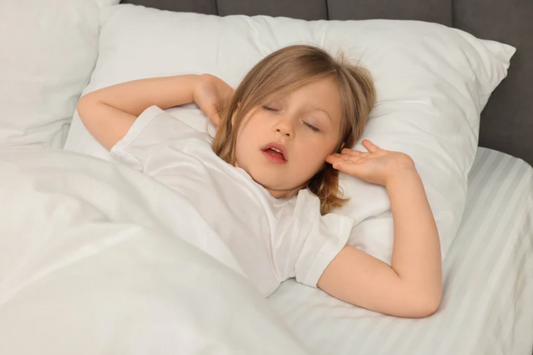 As autumn’s cooler, drier air settles in, children’s skin can suffer from dryness, itching, and disturbed sleep. Learn what’s happening — and how a gentle bedding switch plus small bedtime changes can support skin comfort all night.