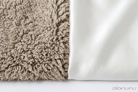 Baby Blankets: 6 Materials That Major Health Agencies Warn Against