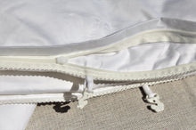 Load image into Gallery viewer, Premium Mulberry Silk Duvet | SPRING/FALL Collection
