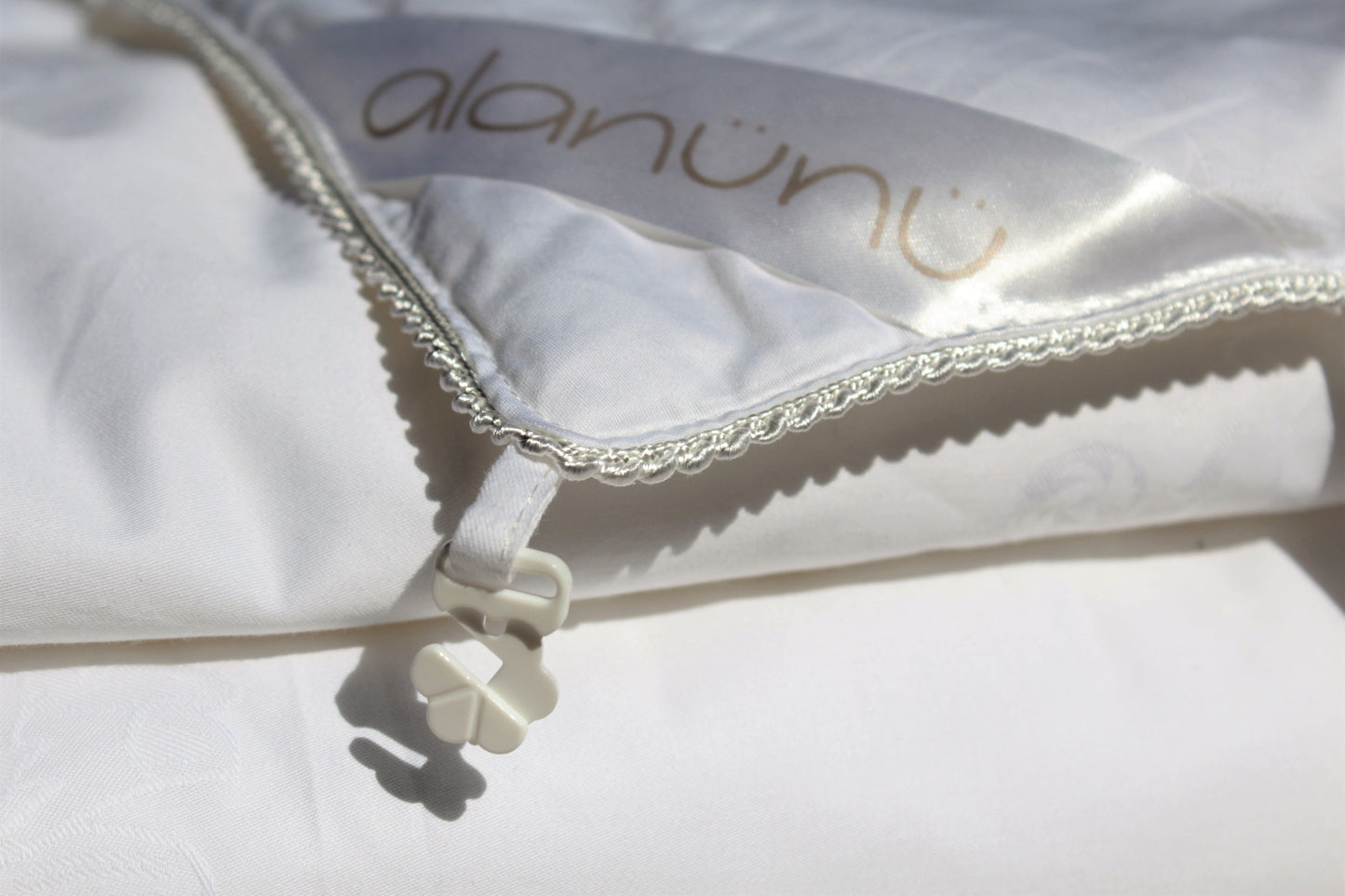 ALANUNU premium mulberry silk duvet spring and fall collection temperature regulating view 5