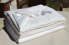 Load image into Gallery viewer, Premium Mulberry Silk Duvet | SPRING/FALL Collection
